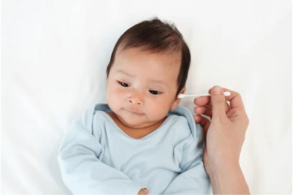 嬰兒耳屎很大怎麼辦？嬰兒耳朵黃垢4原因、顏色分辨&怎麼清理