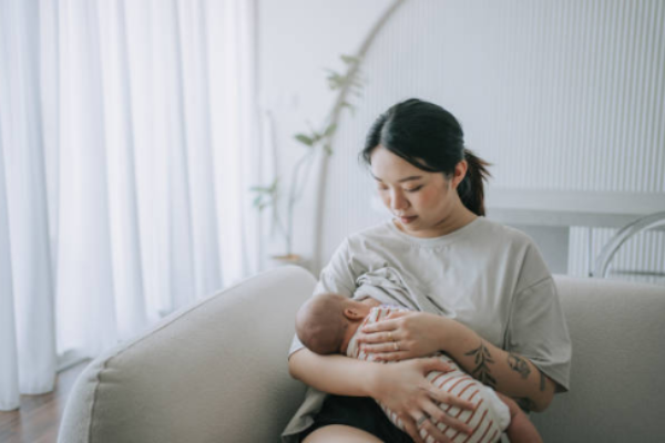 不同天的母奶可以一起喝嗎？溫過的母奶可以再冰嗎&禁忌、常見問題