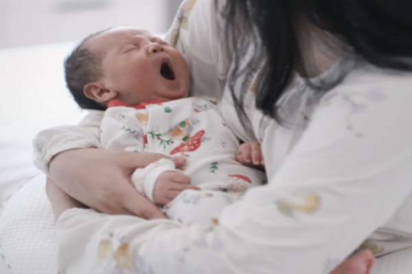 彌月送禮送到心坎裡！2025送新生兒媽媽禮物，實用美感清單